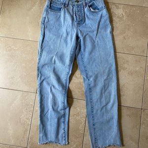 Cute Brandy Melville mom jeans frayed at the end